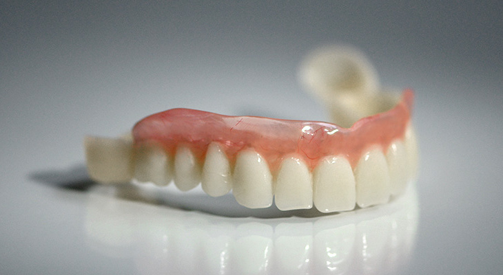 полный съемный протез зубов Москва